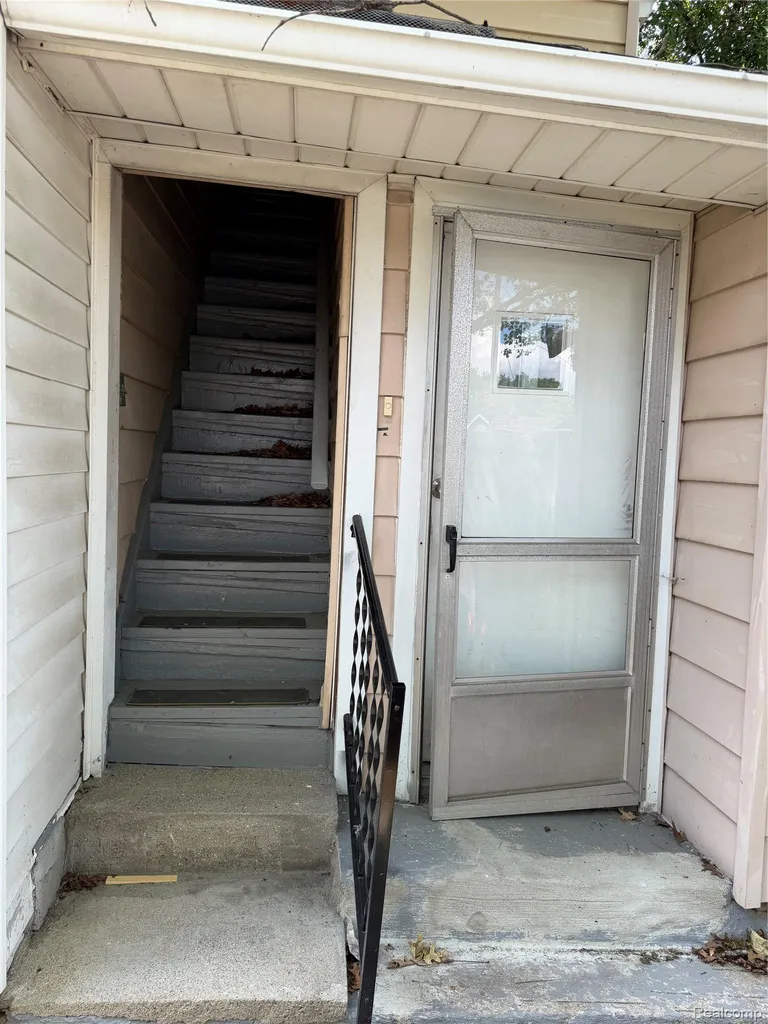317 E Maplehurst Street E Ferndale City MI 48220