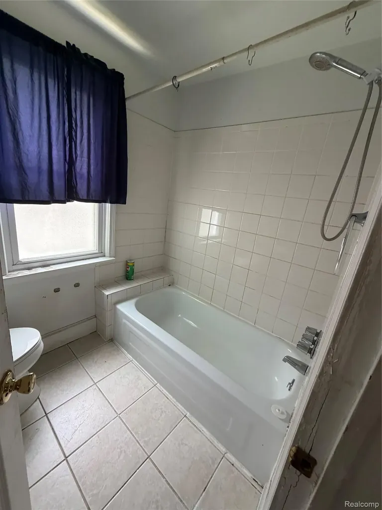 317 E Maplehurst Street E Ferndale City MI 48220