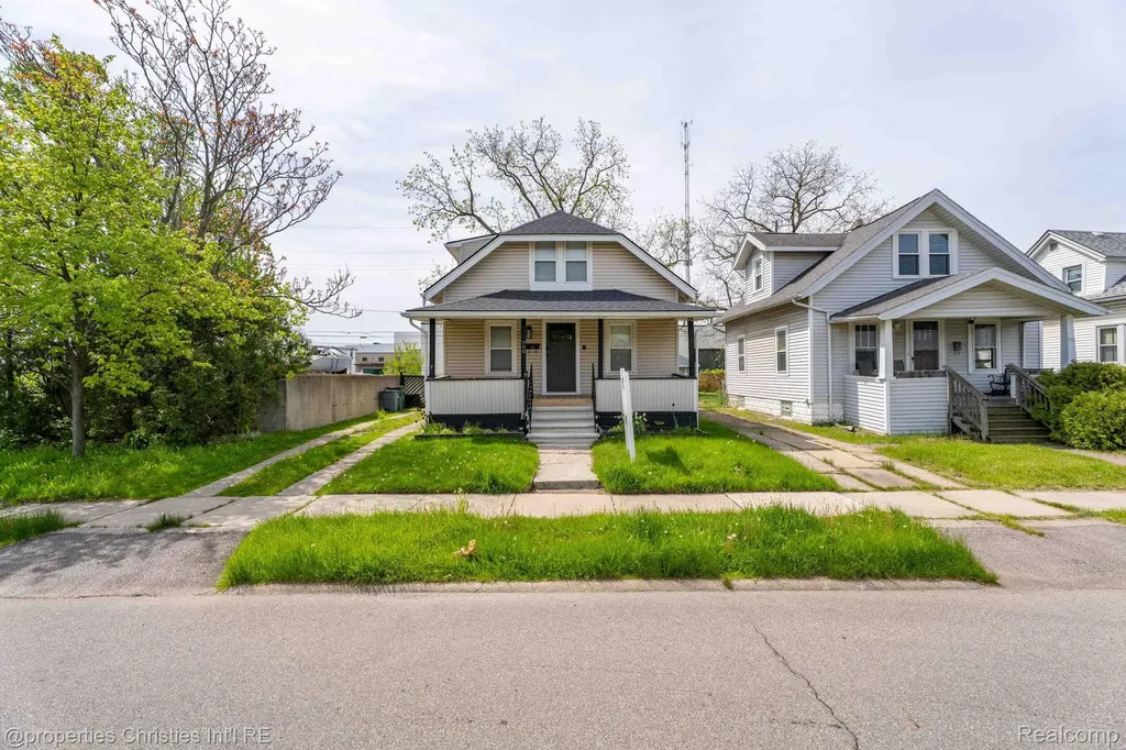 988 E Troy Street Ferndale City MI 48220