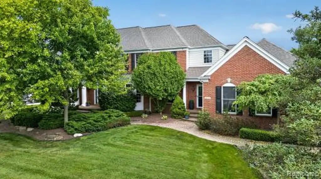 50295 Fellows Hill Drive Plymouth Charter Township MI 48170