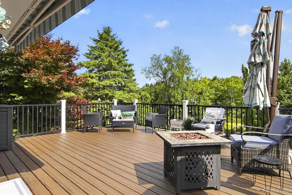 50295 Fellows Hill Drive Plymouth Charter Township MI 48170