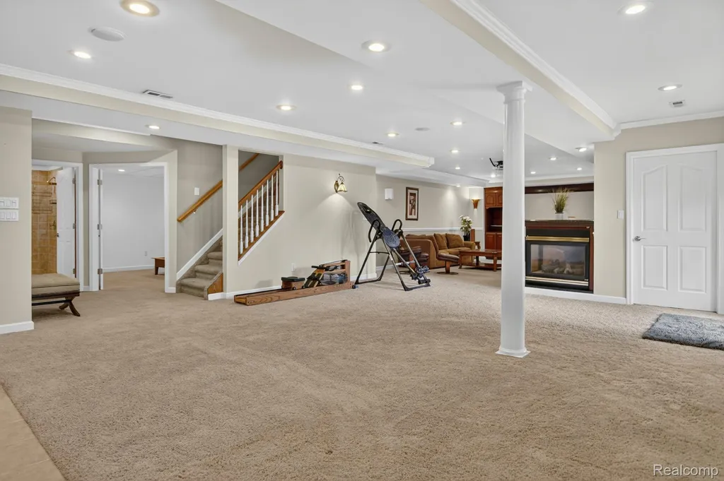 50295 Fellows Hill Drive Plymouth Charter Township MI 48170