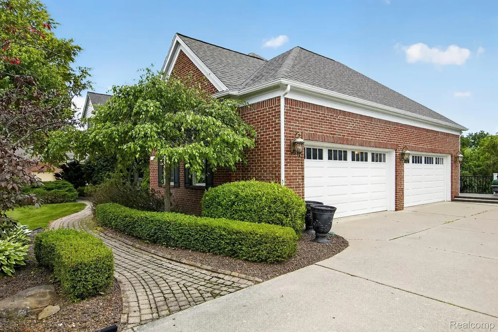 50295 Fellows Hill Drive Plymouth Charter Township MI 48170