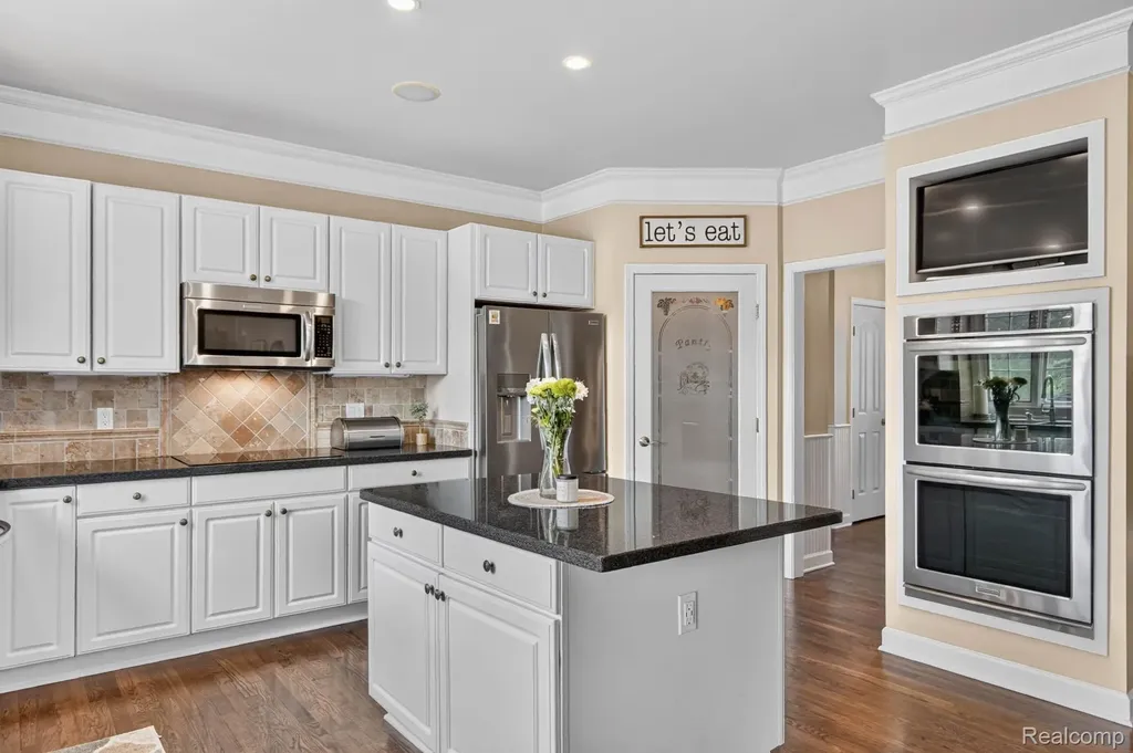 50295 Fellows Hill Drive Plymouth Charter Township MI 48170