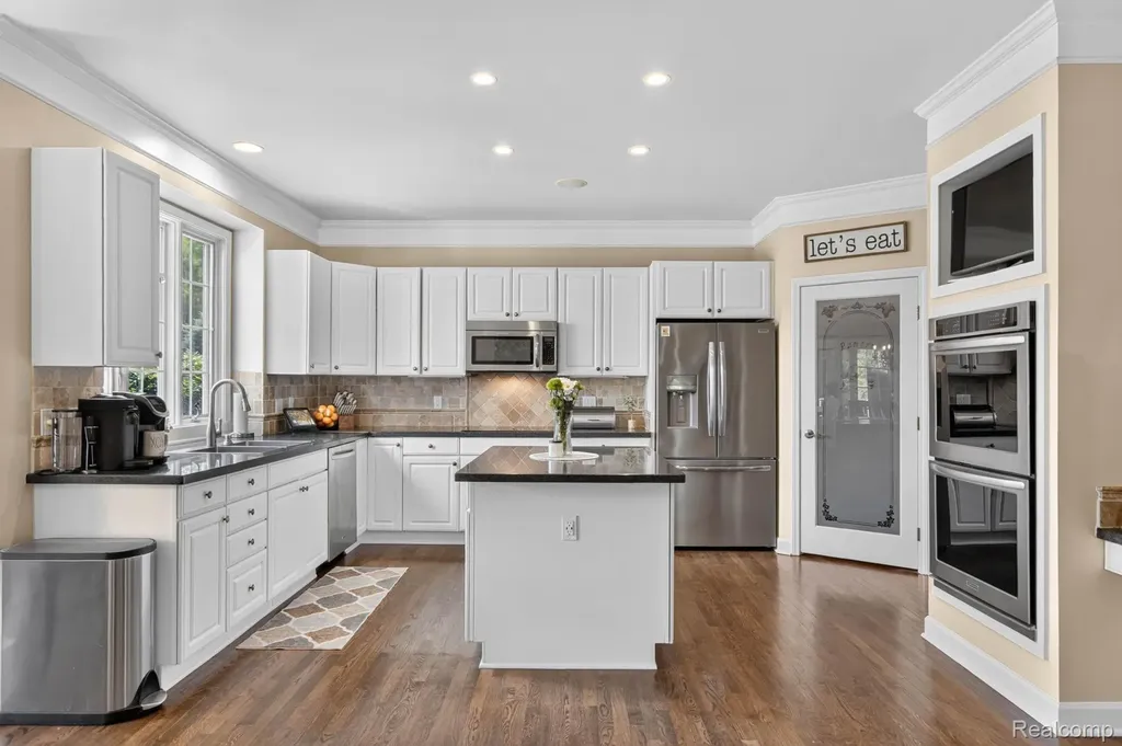 50295 Fellows Hill Drive Plymouth Charter Township MI 48170
