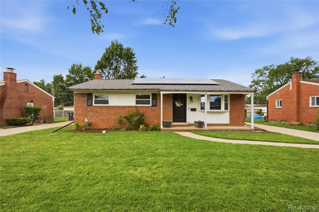 2147 Parliament Drive Sterling Heights City MI 48310