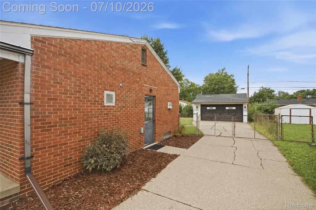 2147 Parliament Drive Sterling Heights City MI 48310