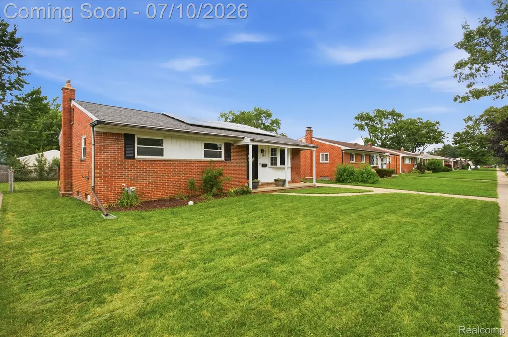 2147 Parliament Drive Sterling Heights City MI 48310