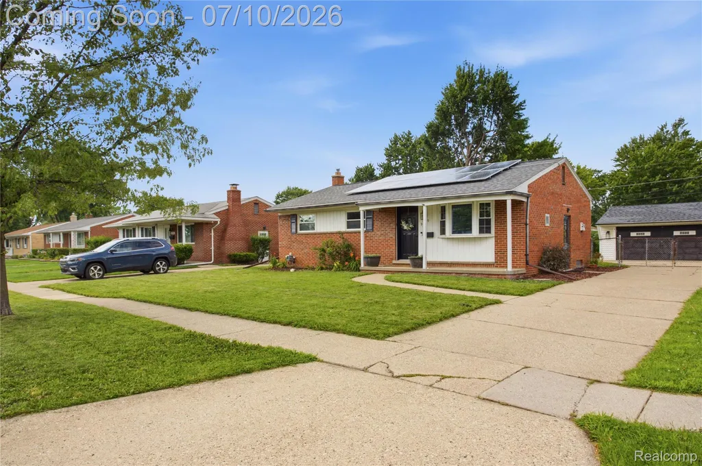 2147 Parliament Drive Sterling Heights City MI 48310
