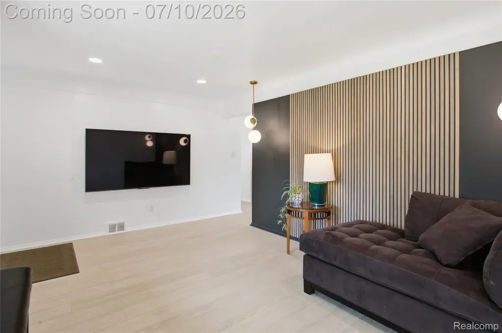 2147 Parliament Drive Sterling Heights City MI 48310