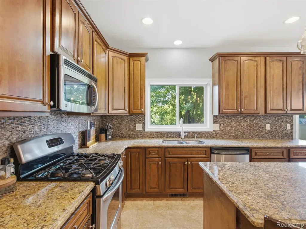 39218 Nautical Lane Harrison Charter Township MI 48045