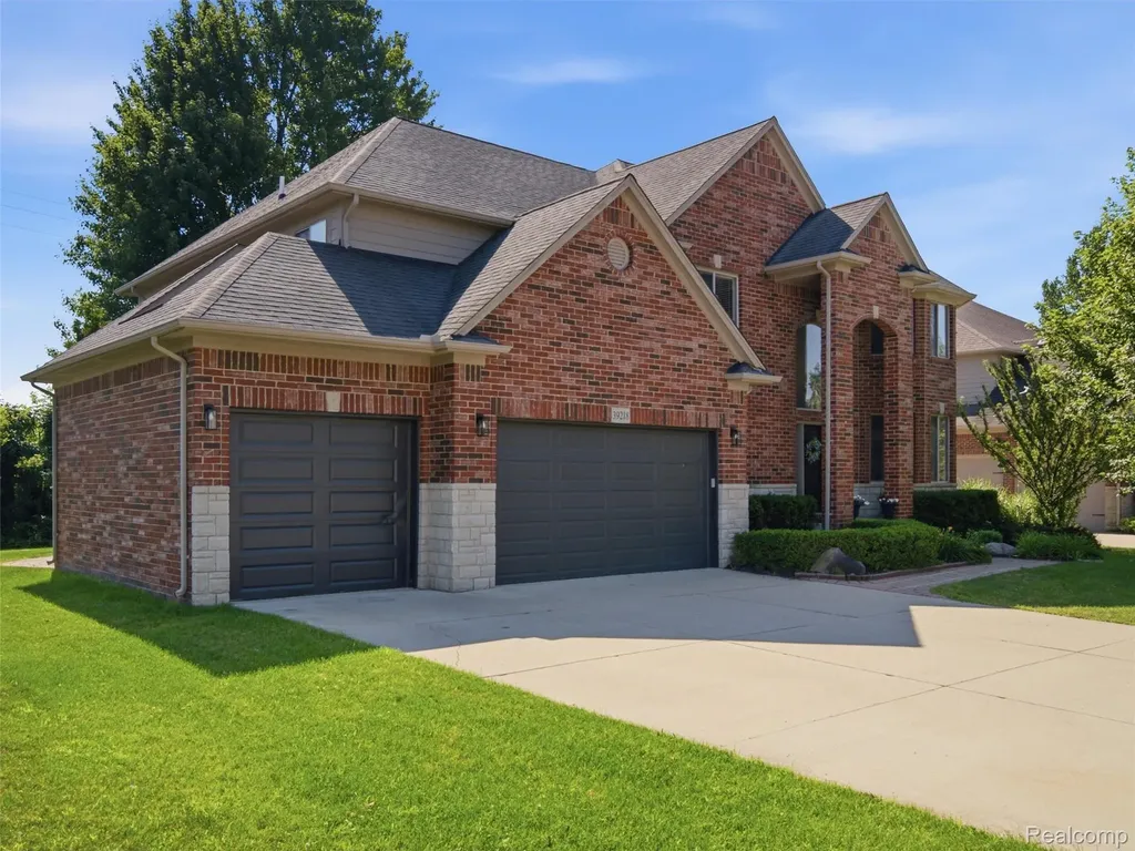39218 Nautical Lane Harrison Charter Township MI 48045