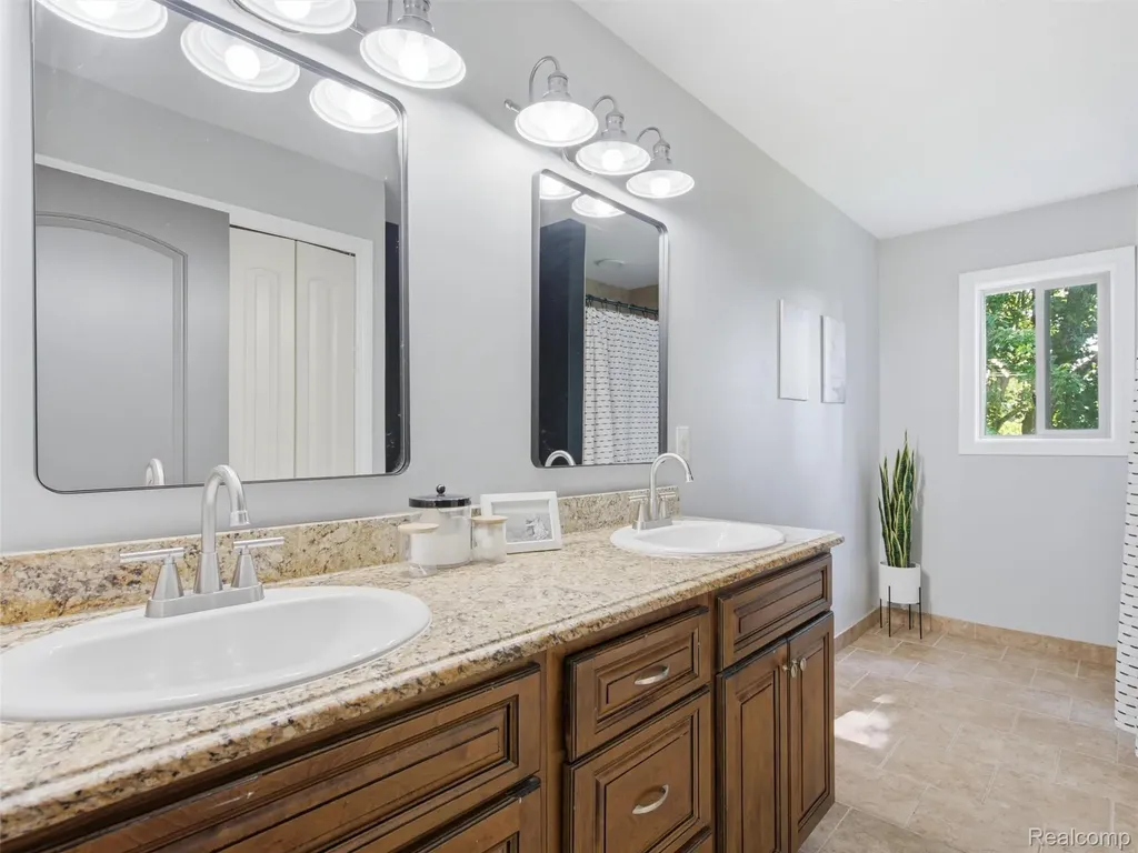 39218 Nautical Lane Harrison Charter Township MI 48045