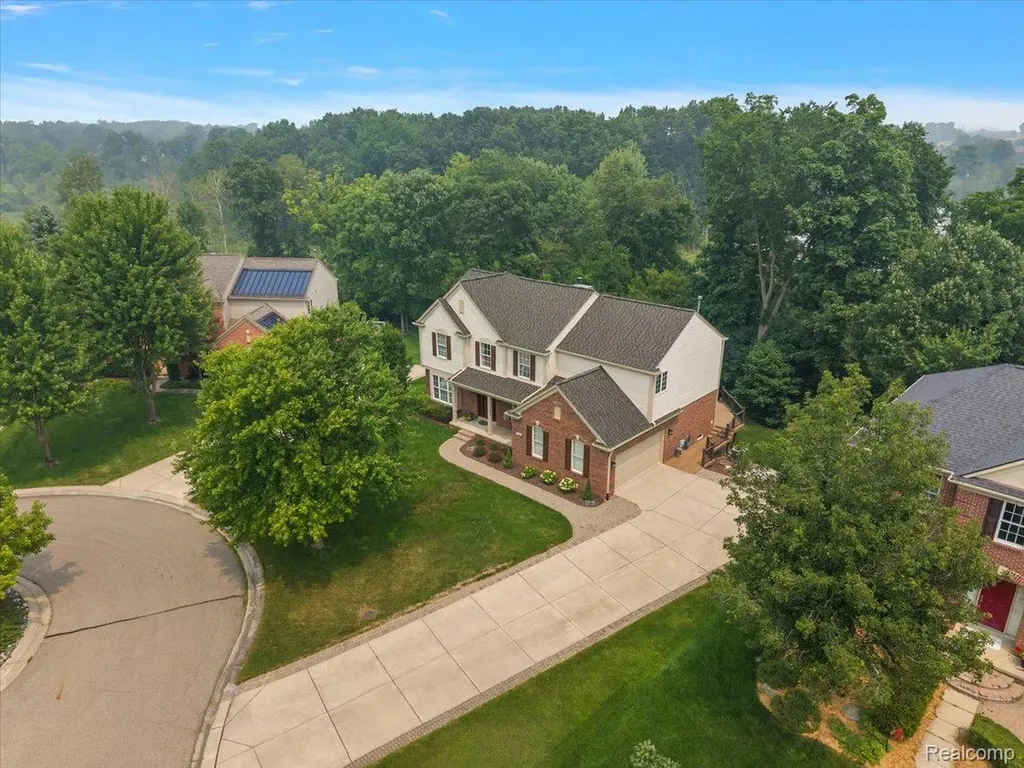 1885 Avon Glen Lane Orion Charter Township MI 48360