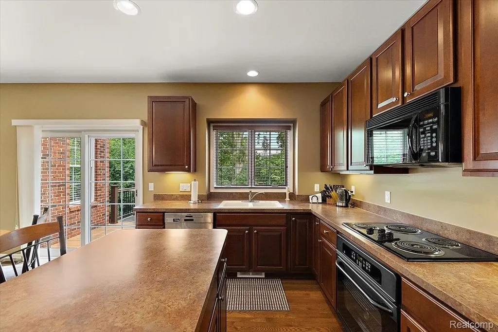 1885 Avon Glen Lane Orion Charter Township MI 48360