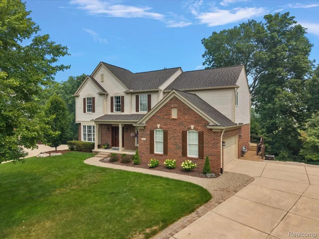 1885 Avon Glen Lane Orion Charter Township MI 48360
