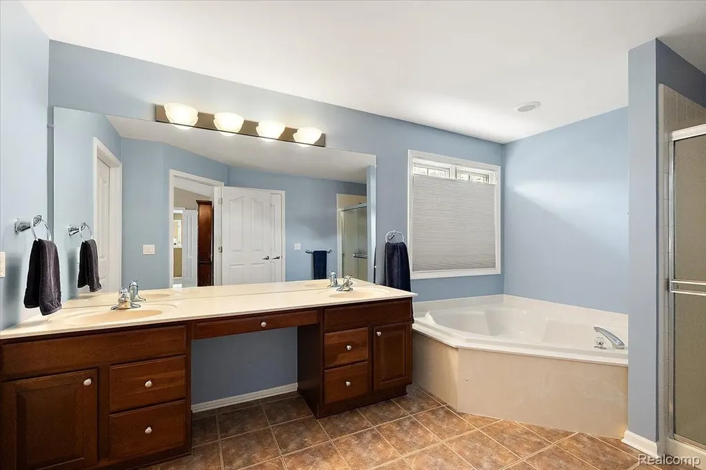 1885 Avon Glen Lane Orion Charter Township MI 48360