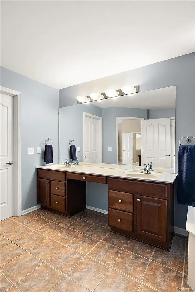 1885 Avon Glen Lane Orion Charter Township MI 48360