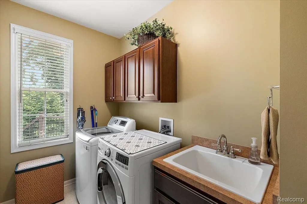 1885 Avon Glen Lane Orion Charter Township MI 48360