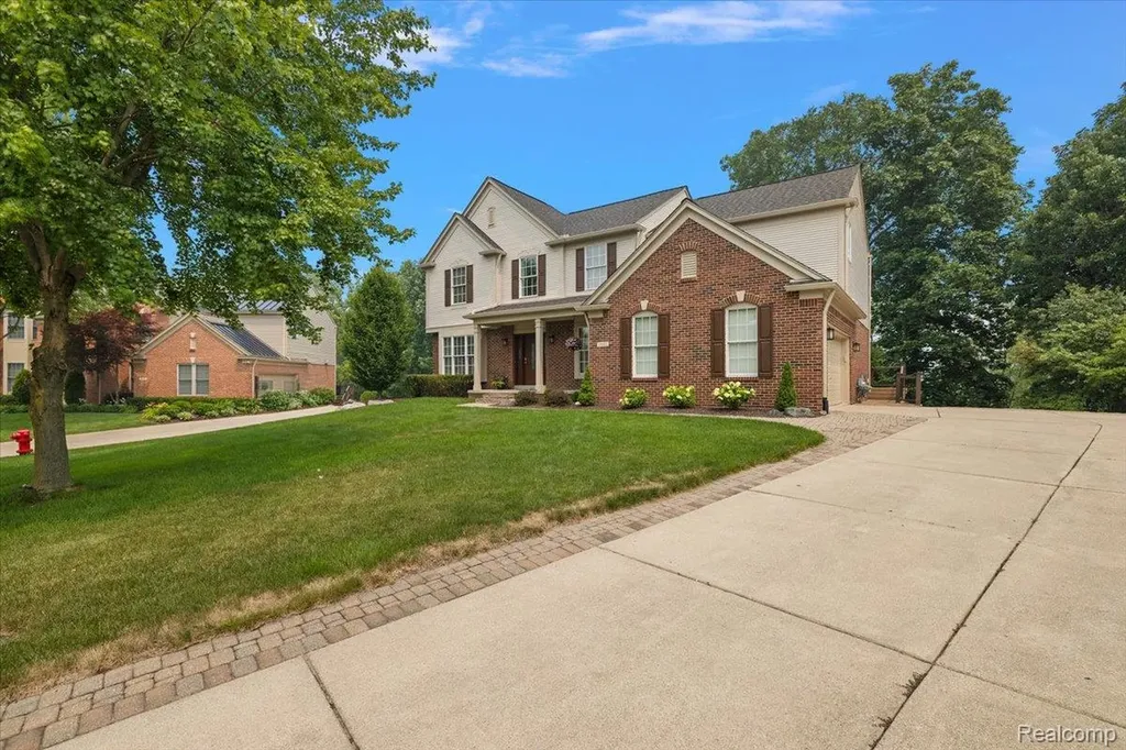 1885 Avon Glen Lane Orion Charter Township MI 48360
