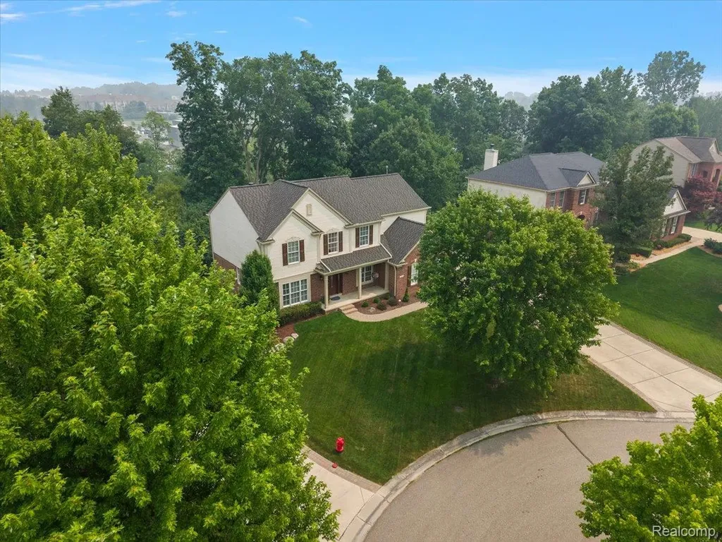 1885 Avon Glen Lane Orion Charter Township MI 48360