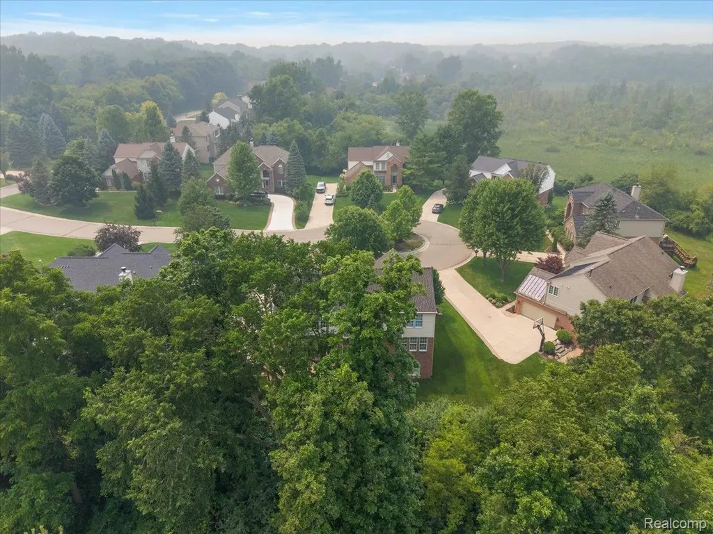 1885 Avon Glen Lane Orion Charter Township MI 48360