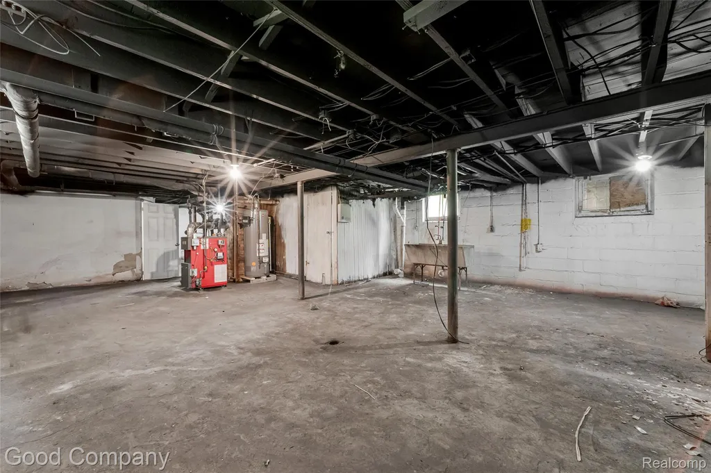 16644 Washburn Street Detroit City MI 48221