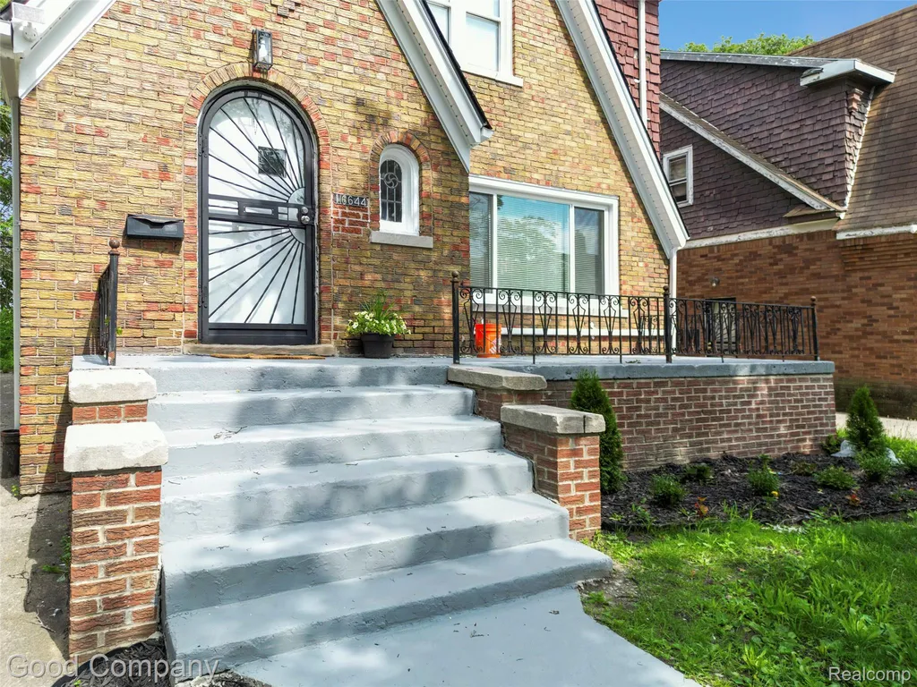 16644 Washburn Street Detroit City MI 48221