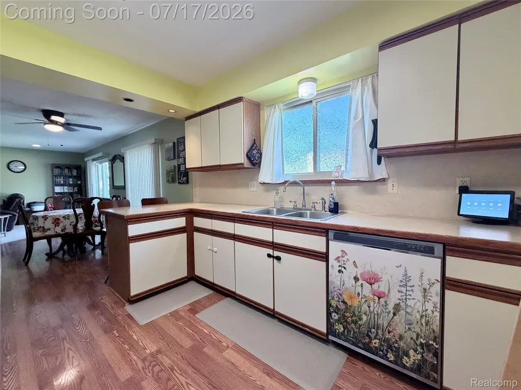 39941 Bridgeview Street Harrison Charter Township MI 48045