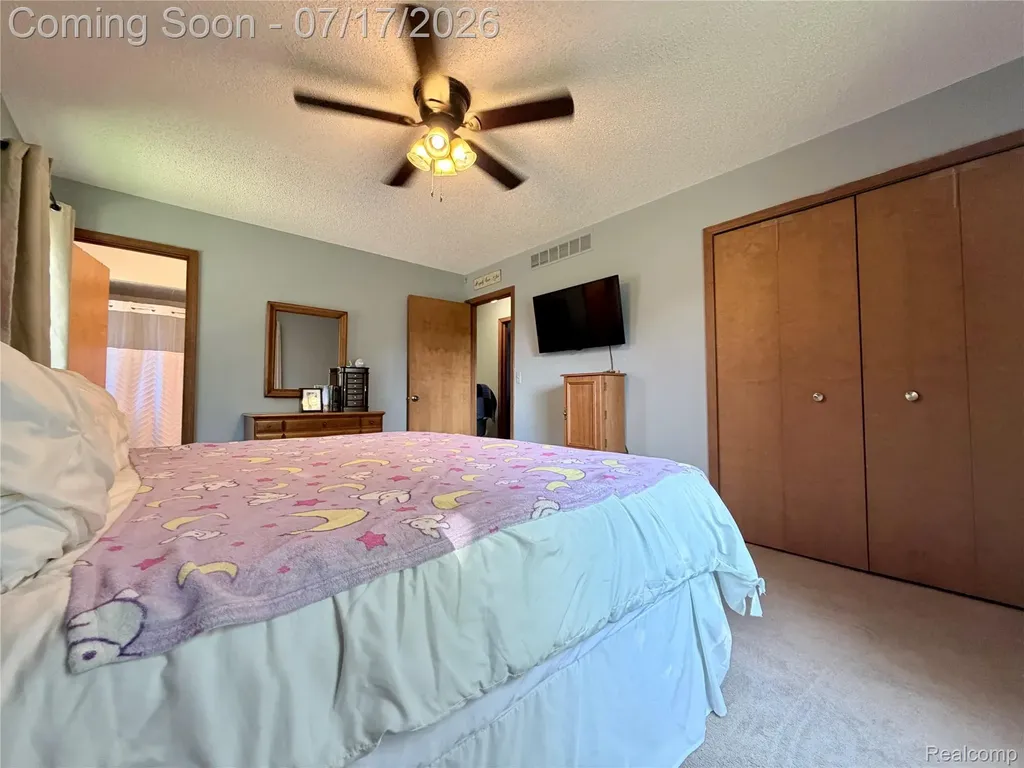 39941 Bridgeview Street Harrison Charter Township MI 48045