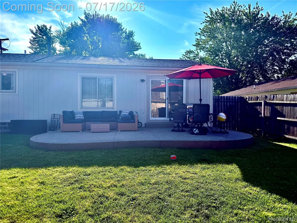 39941 Bridgeview Street Harrison Charter Township MI 48045