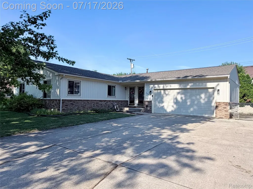 39941 Bridgeview Street Harrison Charter Township MI 48045