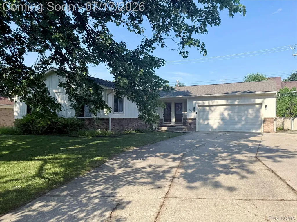 39941 Bridgeview Street Harrison Charter Township MI 48045