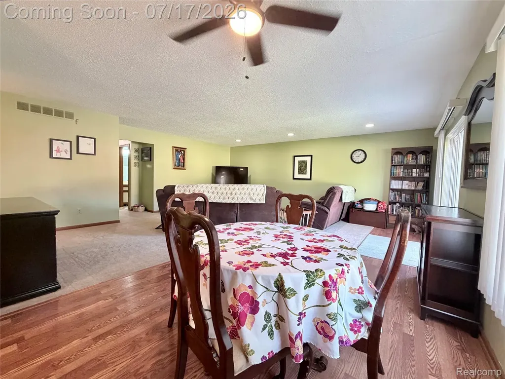 39941 Bridgeview Street Harrison Charter Township MI 48045