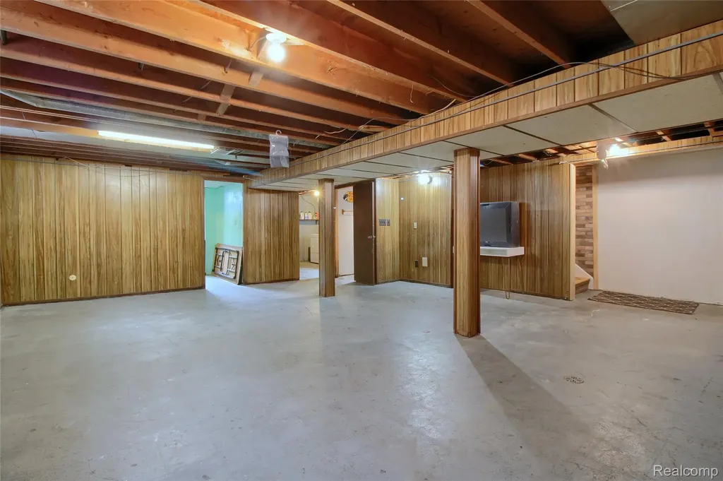 8134 Melvin Avenue Westland City MI 48185