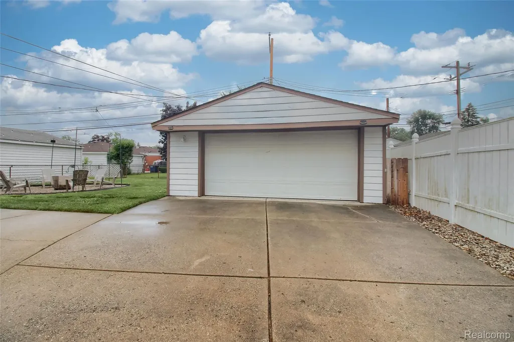 8134 Melvin Avenue Westland City MI 48185