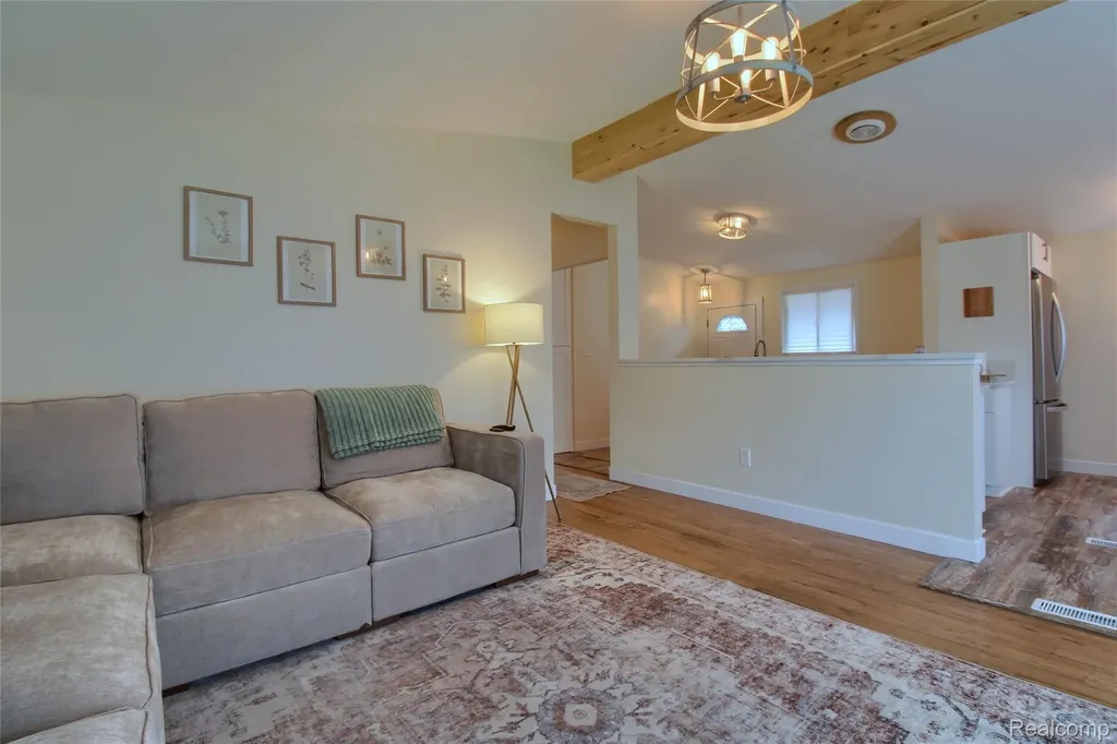 8134 Melvin Avenue Westland City MI 48185