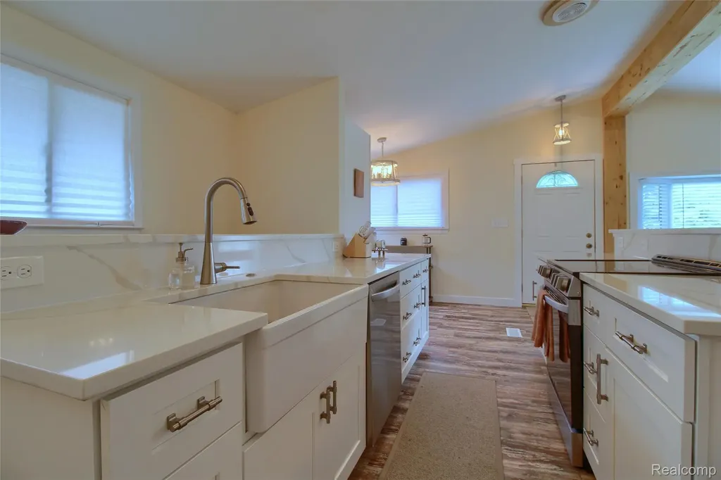 8134 Melvin Avenue Westland City MI 48185