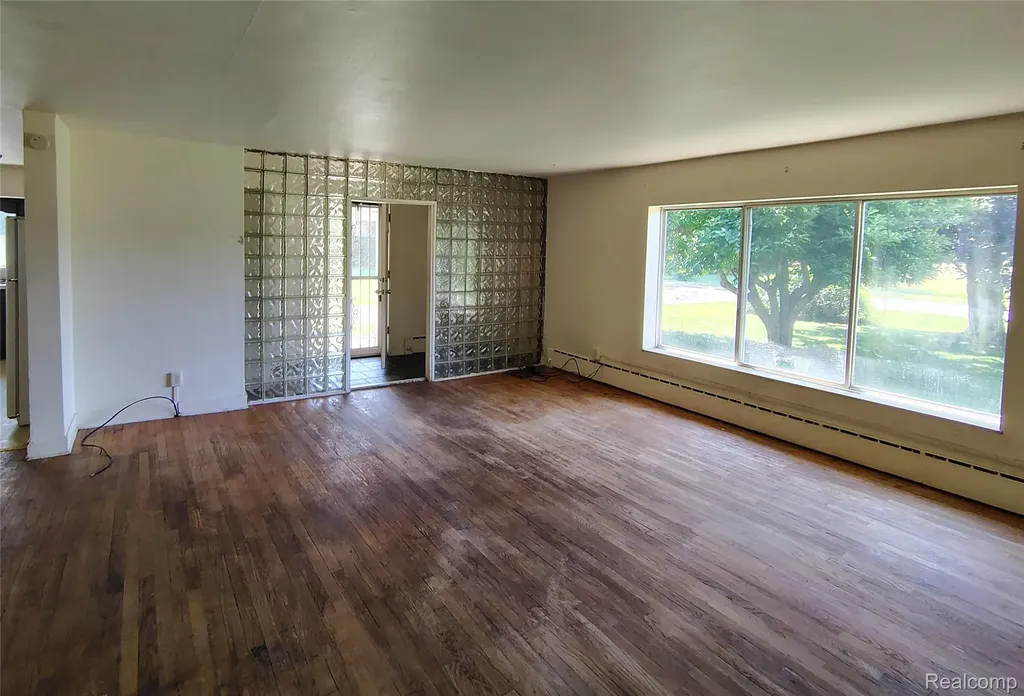 5600 Hemingway Lake Road Otter Lake Village MI 48464