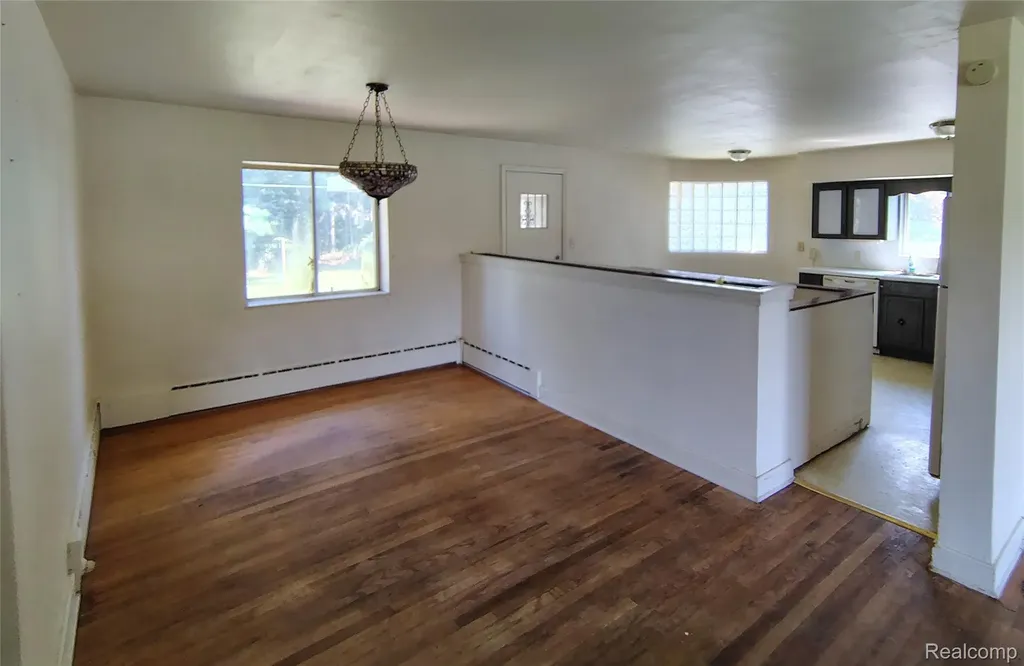 5600 Hemingway Lake Road Otter Lake Village MI 48464