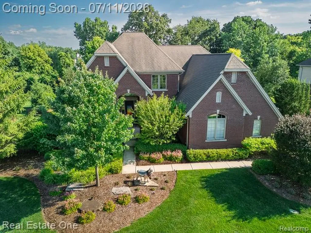 1067 Newgate Court Oakland Charter Township MI 48363
