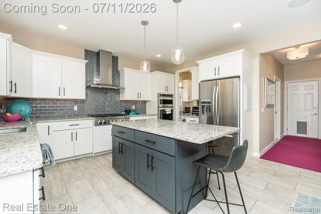 1067 Newgate Court Oakland Charter Township MI 48363