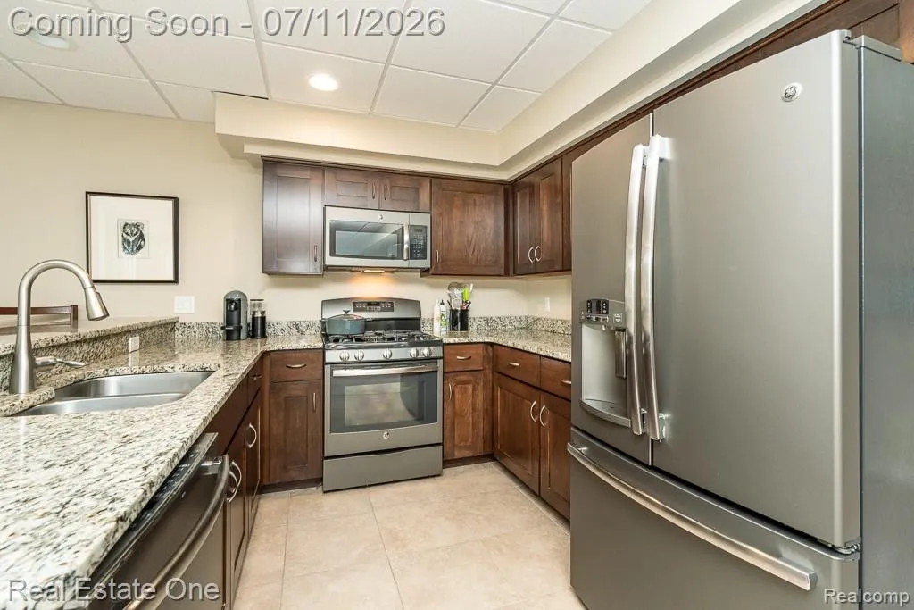 1067 Newgate Court Oakland Charter Township MI 48363
