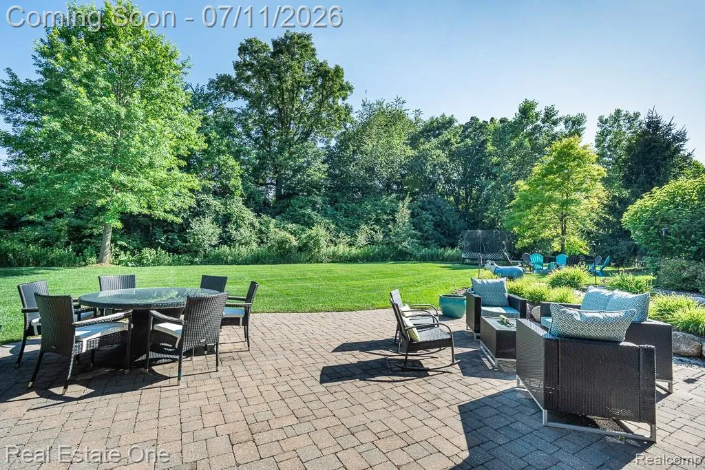1067 Newgate Court Oakland Charter Township MI 48363
