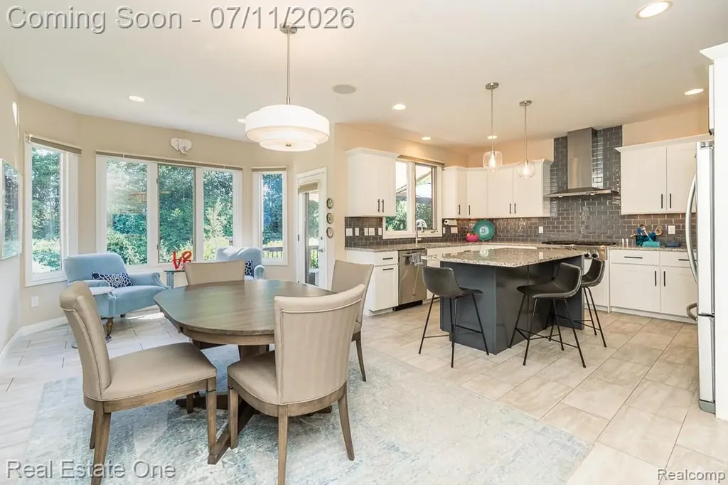 1067 Newgate Court Oakland Charter Township MI 48363