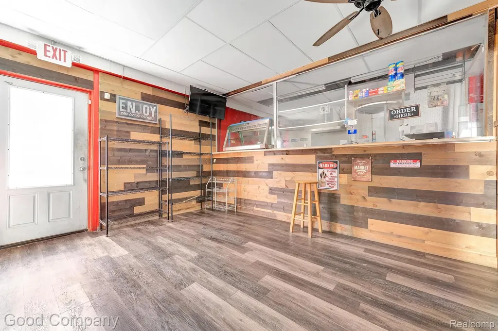 7631 E Warren Avenue Detroit City MI 48214