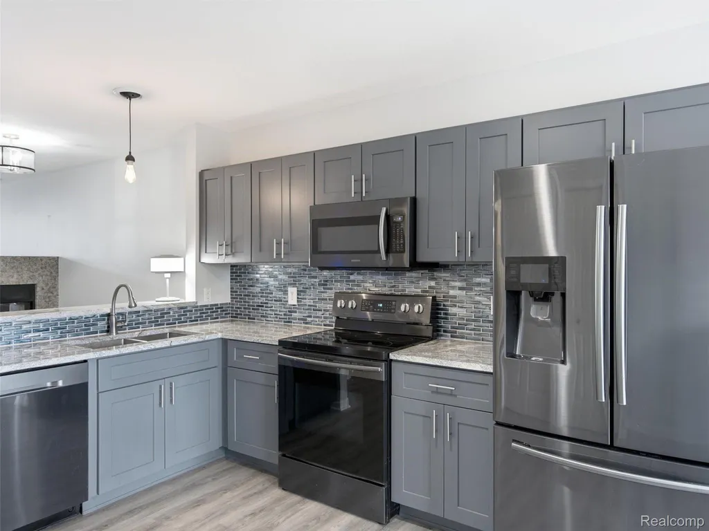 1528 Devon Lane Troy City MI 48084