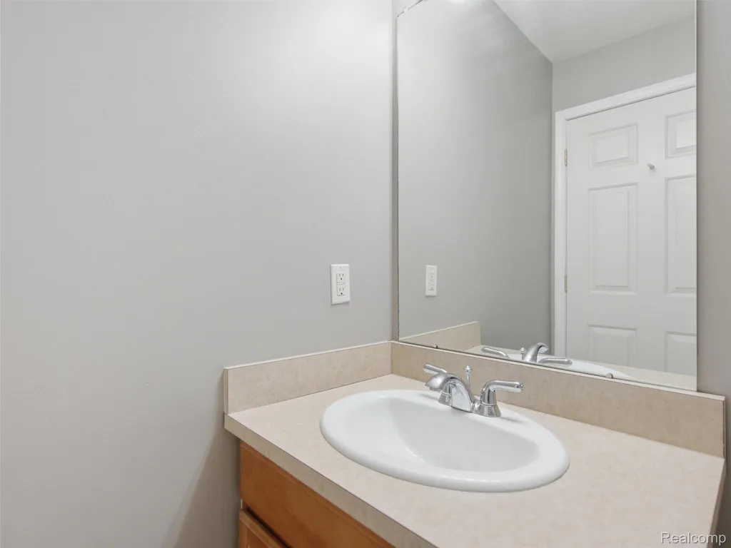 1528 Devon Lane Troy City MI 48084