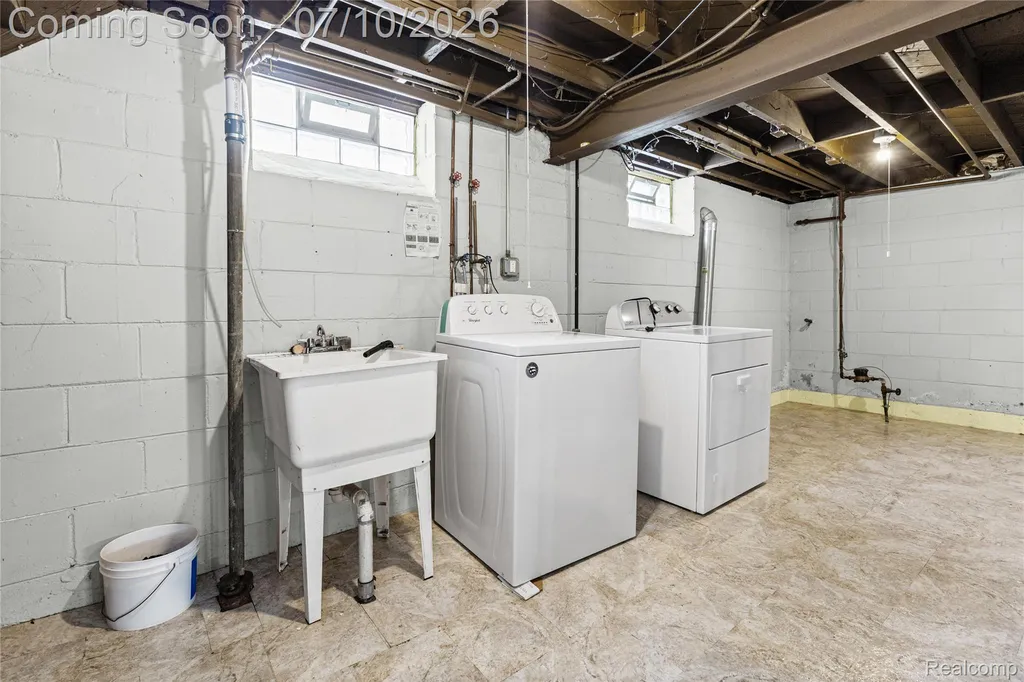 26508 Five Mile Road Redford Charter Township MI 48239