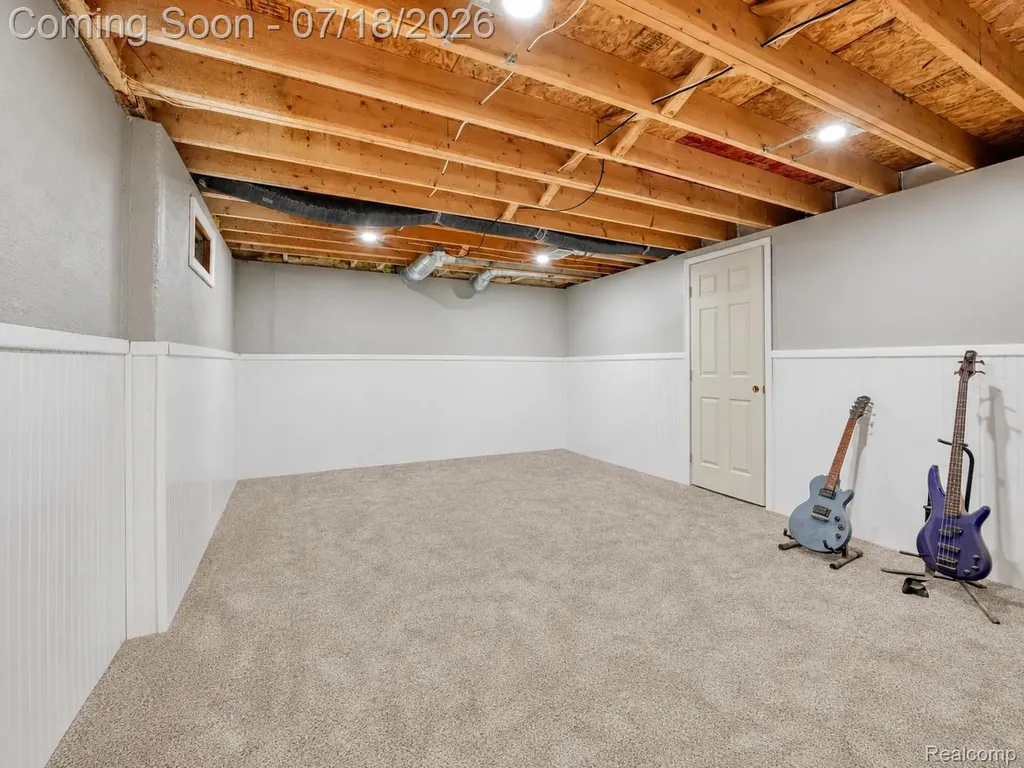 30 Pine Tree Ridge Drive Waterford Charter Township MI 48327